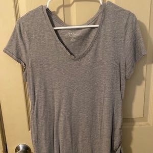 Isabel maternity gray shirt. Size L.